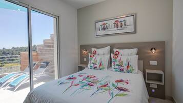 3 slaapkamers, een strijkplank/strijkijzer, wifi