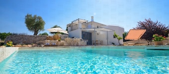 Charming trulli with panoramic pool, Pet Friendly