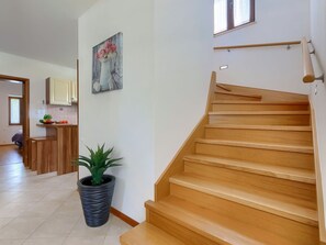 Interior - Stunning private villa for 8 people with hot tub, WIFI, private pool, A/C, TV and patio (Pazin)