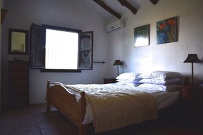 3 quartos, ferros/tábuas de passar roupa, Wi-Fi, roupa de cama