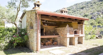 Su Sinnipiri A cottage with garden right on the beach