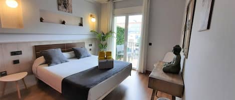 2 Schlafzimmer, Zimmersafe, Schreibtisch, Bügeleisen/Bügelbrett