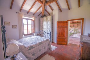 4 Schlafzimmer, Bügeleisen/Bügelbrett, kostenloses WLAN, Bettwäsche