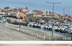 Marina - CASA das ESTRELAS -Near City Centre- Comfortable house- Sea view -Free parking. (Peniche)
