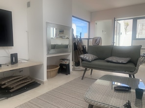 Interior - CASA das ESTRELAS -Near City Centre- Comfortable house- Sea view -Free parking. (Peniche)