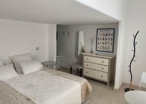 3 chambres, fer et planche à repasser, lit parapluie, Wi-Fi gratuit