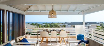 Ç View Villa, walking distance to the beach, 180 degrees sea view!