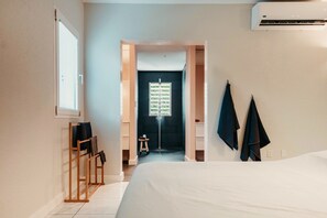 3 bedrooms, in-room safe, desk, iron/ironing board