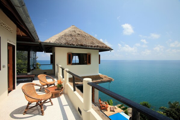 4-Bedroom Luxury Villa  | Balcony - White Azure (Ko Pha-ngan)