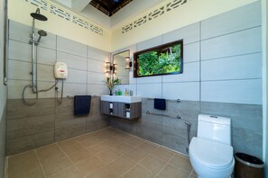 4-Bedroom Luxury Villa  | Bilik Mandi | Pancuran mandi, tuala disediakan, sabun, syampu 