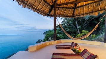 4-Bedroom Luxury Villa  | Terrasse/Patio