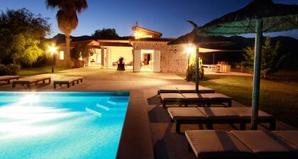 Entertainment Packed, Spacious, Peaceful & Convenient