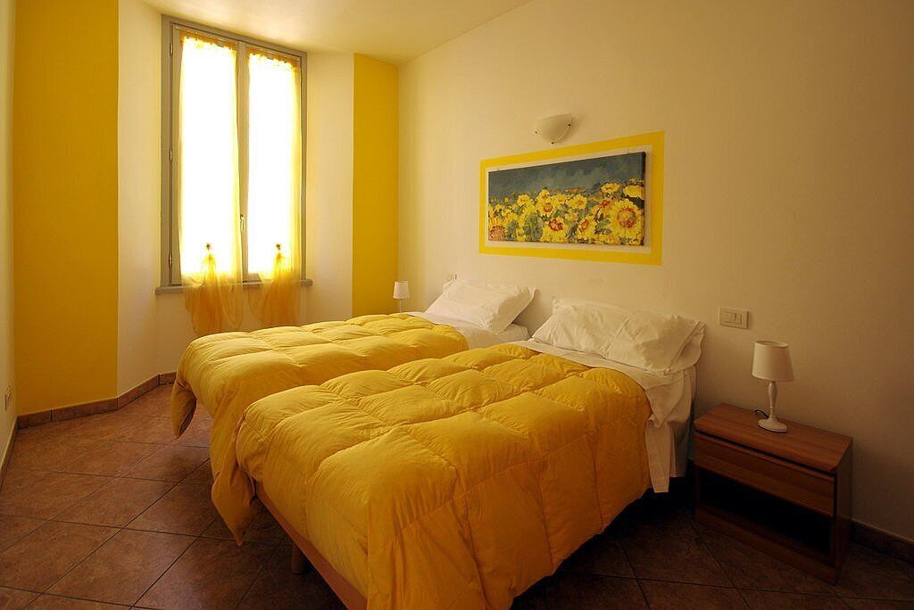 Casa Panorama Sei: A bright and cheerful apartment situated at a short distance from the shores of Lake Como, with Free WI-FI.