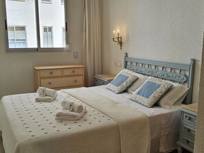 2 bedrooms, iron/ironing board, travel cot, free WiFi - Nice apartment for 4 people with A/C, WIFI, TV, terrace and panoramic view (Altea)