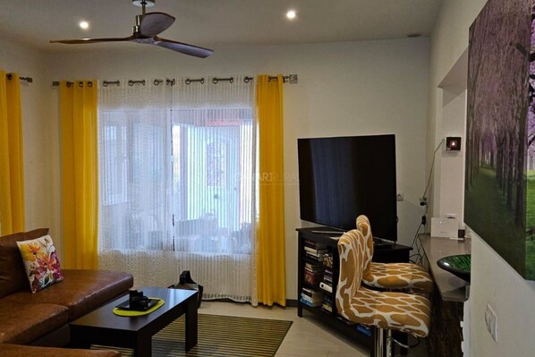 Unclassified image, 1 of 23, button - Stunning New Villa with Private Pool and Terrace in Charming Lajares (La Oliva)