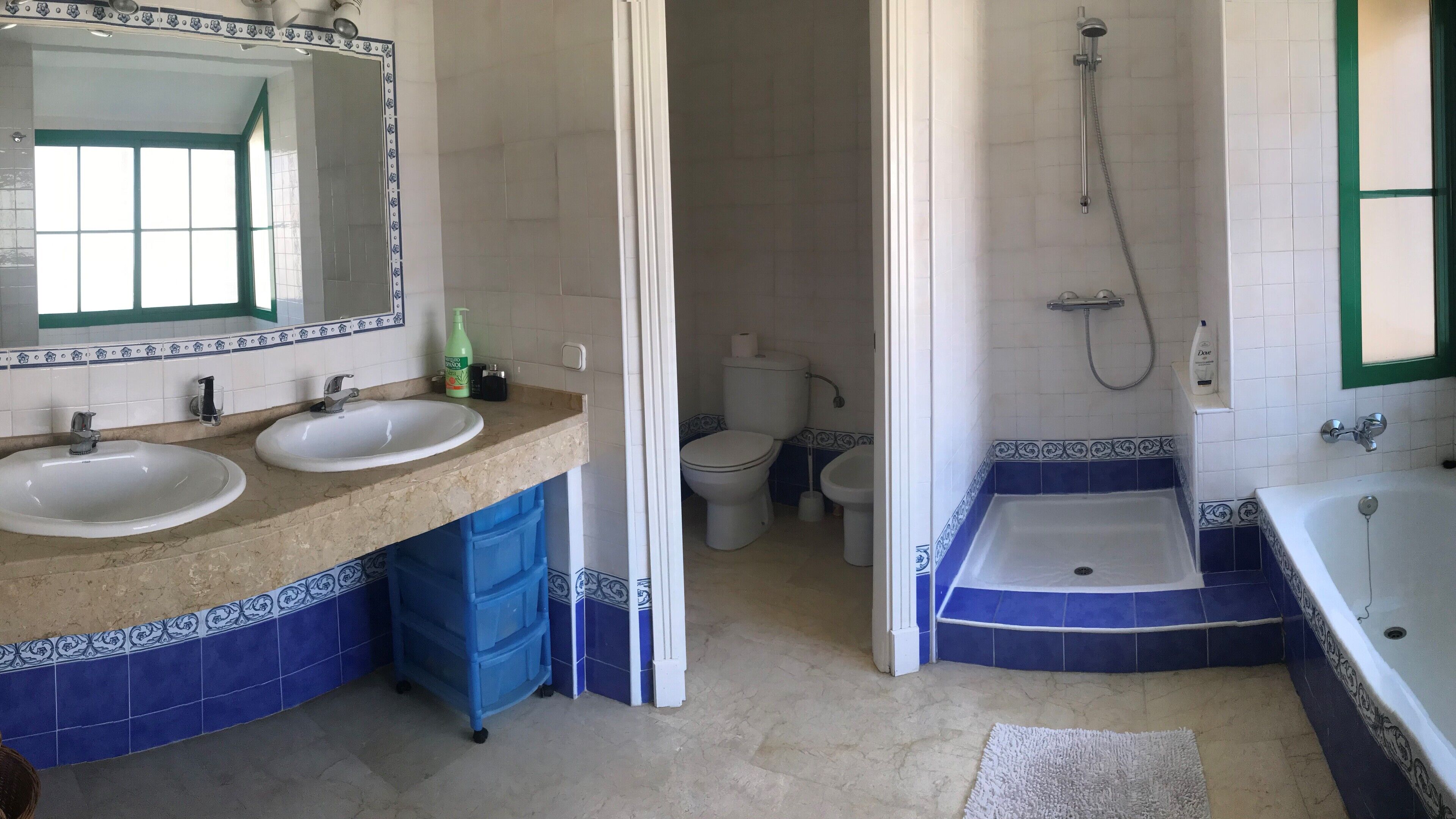 Beach Diamond - fantastic duplex right on the beach close to everything