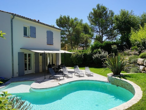 Beautiful Villa with heated pool on the Pont Royal golf, close to the lake