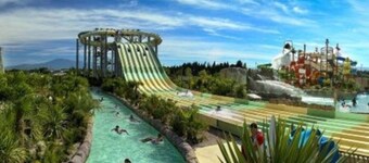 COMFORTABLE INDIVIDUAL GITE - MONT VENTOUX - LUBERON - AVIGNON - SPLASHWOR