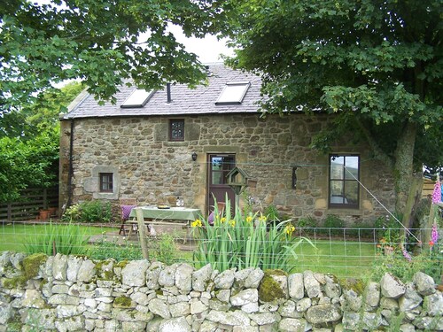 Rural Cottage With Beautiful Loch And Hill Views nr Edinburgh