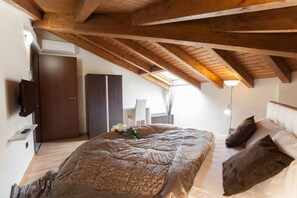 2 chambres, fer et planche à repasser, Wi-Fi, literie fournie