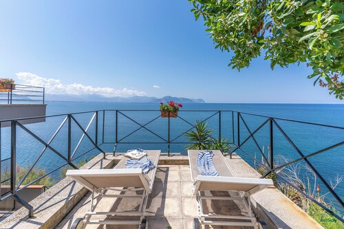 VEROSICIILY Villa Acqua Chiara "Vento" Apartments in Villa