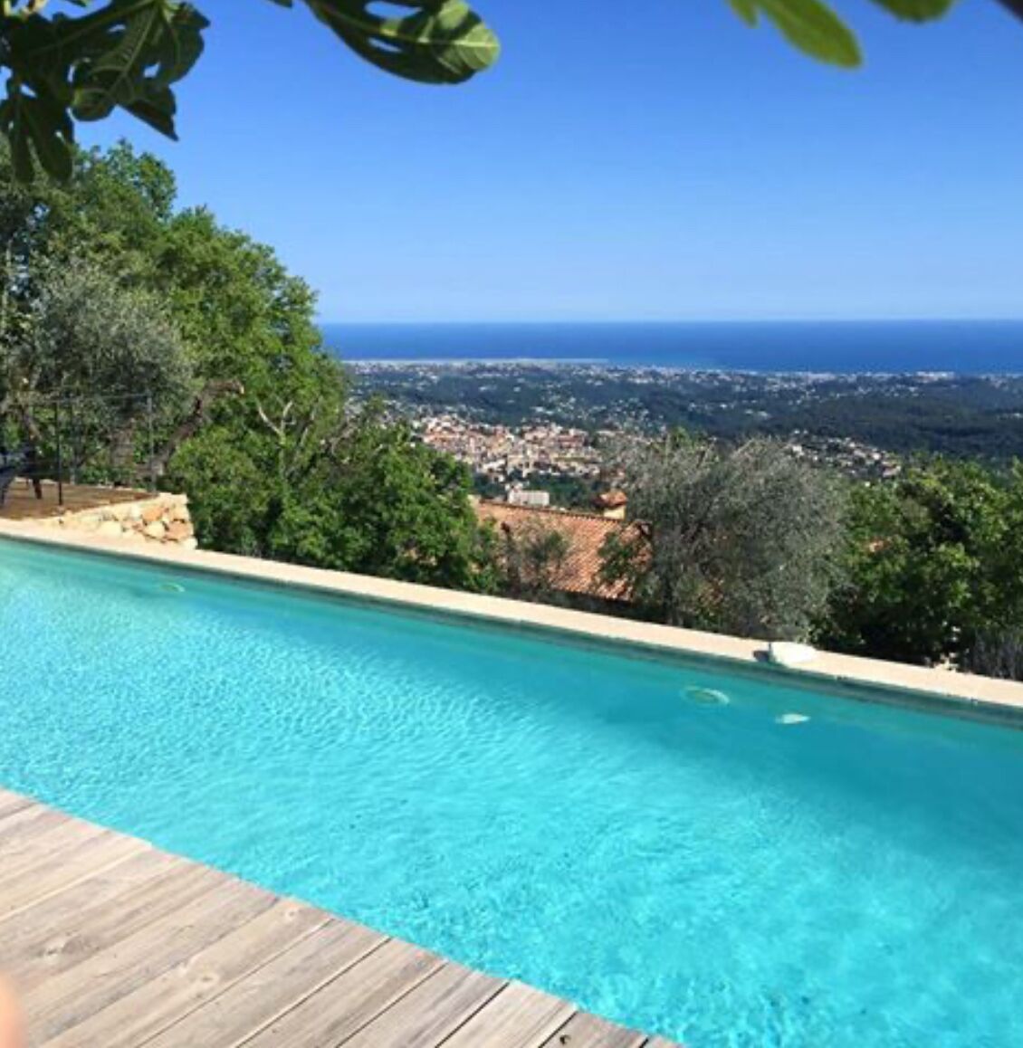 On the heights of Vence, panoramic sea view, heated swimming pool, comfort,