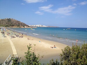 Beach nearby - Agios Nikolaos: Fissi villas Agios Nikolaos, traditional houses ideal for families and groups of friends.Huge garden and magnificent sea view. (Agios Nikolaos)