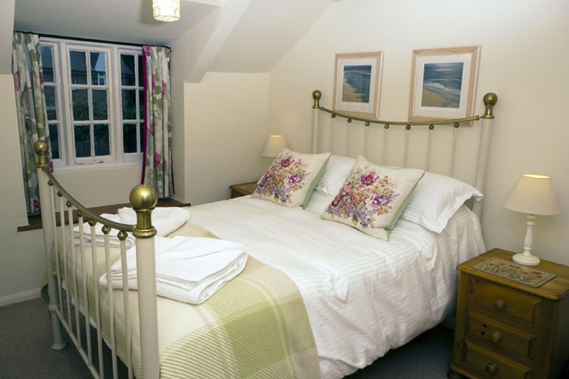 2 bedrooms, iron/ironing board, travel cot, free WiFi
