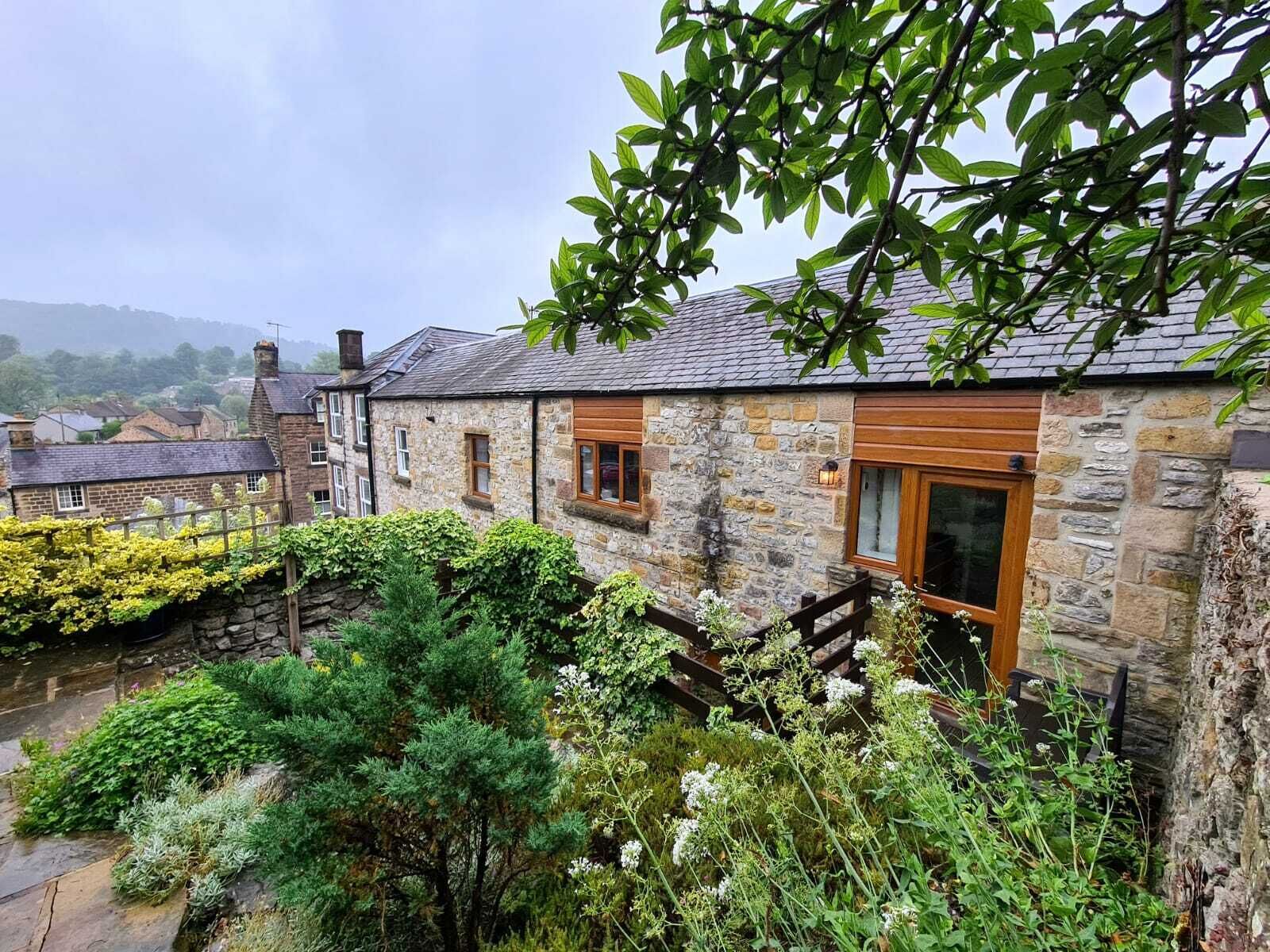 Brew House: 3 Ensuite Beds, Patio Garden, 3 Car Parking, Level walk to town