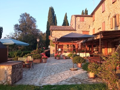 Stunning Villa, Private Swimming Pool, Breathtaking Views, BBQ, AC, Sleeps 10