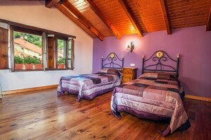 5 chambres, fer et planche à repasser, Wi-Fi gratuit, draps fournis