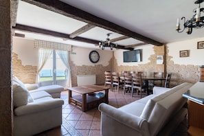 TV connectée, lecteur de DVD, livres, médiathÚque