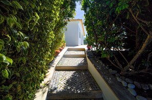 Property grounds - Villa Marazul Quinta Amizade w/ Sea View, Games room, Salt pool (Guia)