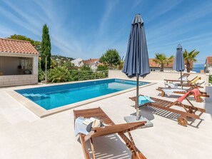 Pool - Beautiful apartment for 5 guests with pool, A/C, WIFI, TV and terrace (Solin)