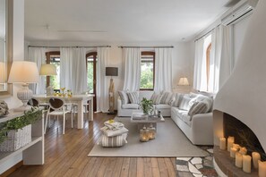 Fernseher, Kamin, DVD-Player, Tischtennisplatte