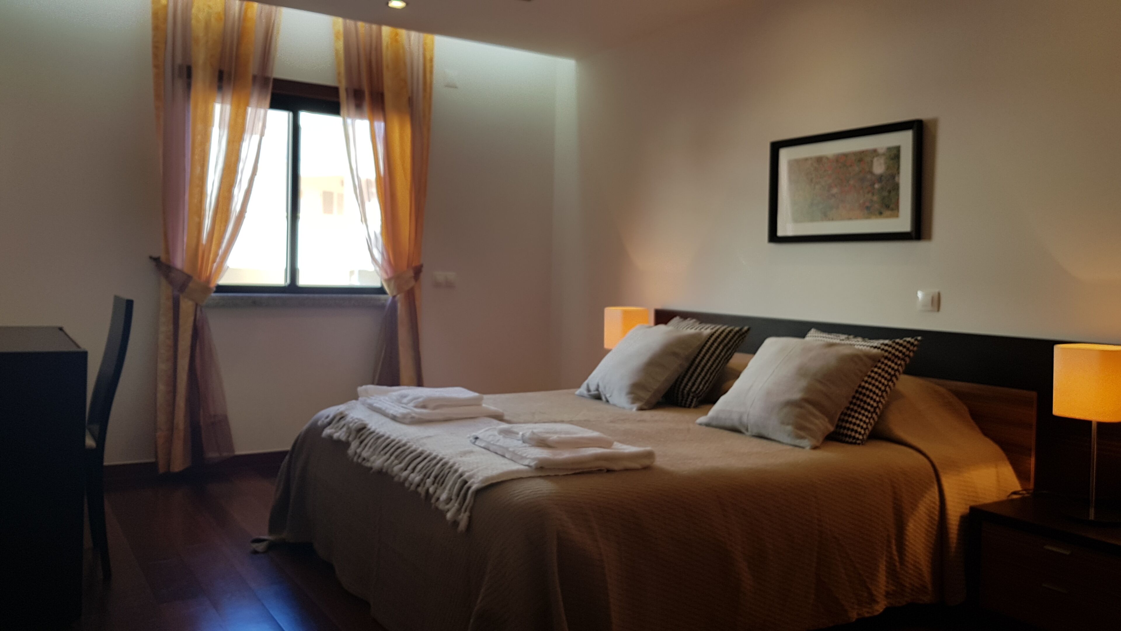 2 soverom, strykejern/-brett, reiseseng for barn og wi-fi (inkludert)