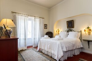 7 Schlafzimmer, Bügeleisen/Bügelbrett, kostenloses WLAN, Bettwäsche