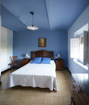 6 bedrooms, iron/ironing board, free WiFi, bed sheets - Rural accommodation only for families (Girona, Costa Brava) (Vilamarí)