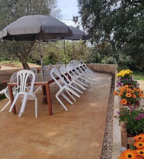 Outdoor dining - Rural accommodation only for families (Girona, Costa Brava) (Vilamarí)