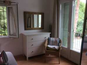 5 chambres, fer et planche Ă repasser, Wi-Fi gratuit, draps fournis