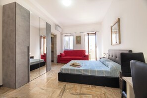 Room - Comfortable studio apartment within walking distance of the beach CVG103 (Gallipoli)