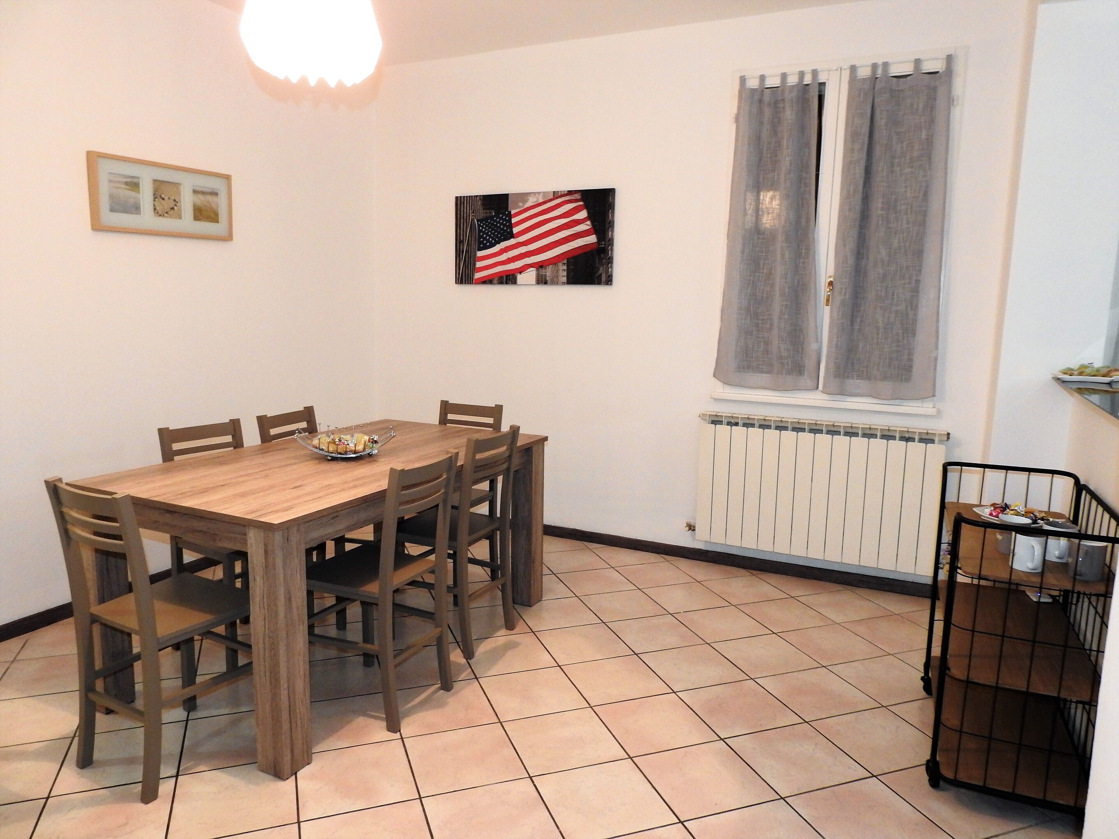 Apartment in small context, a few meters from the historic center with parking space