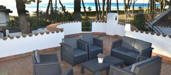 Superb seafront villa