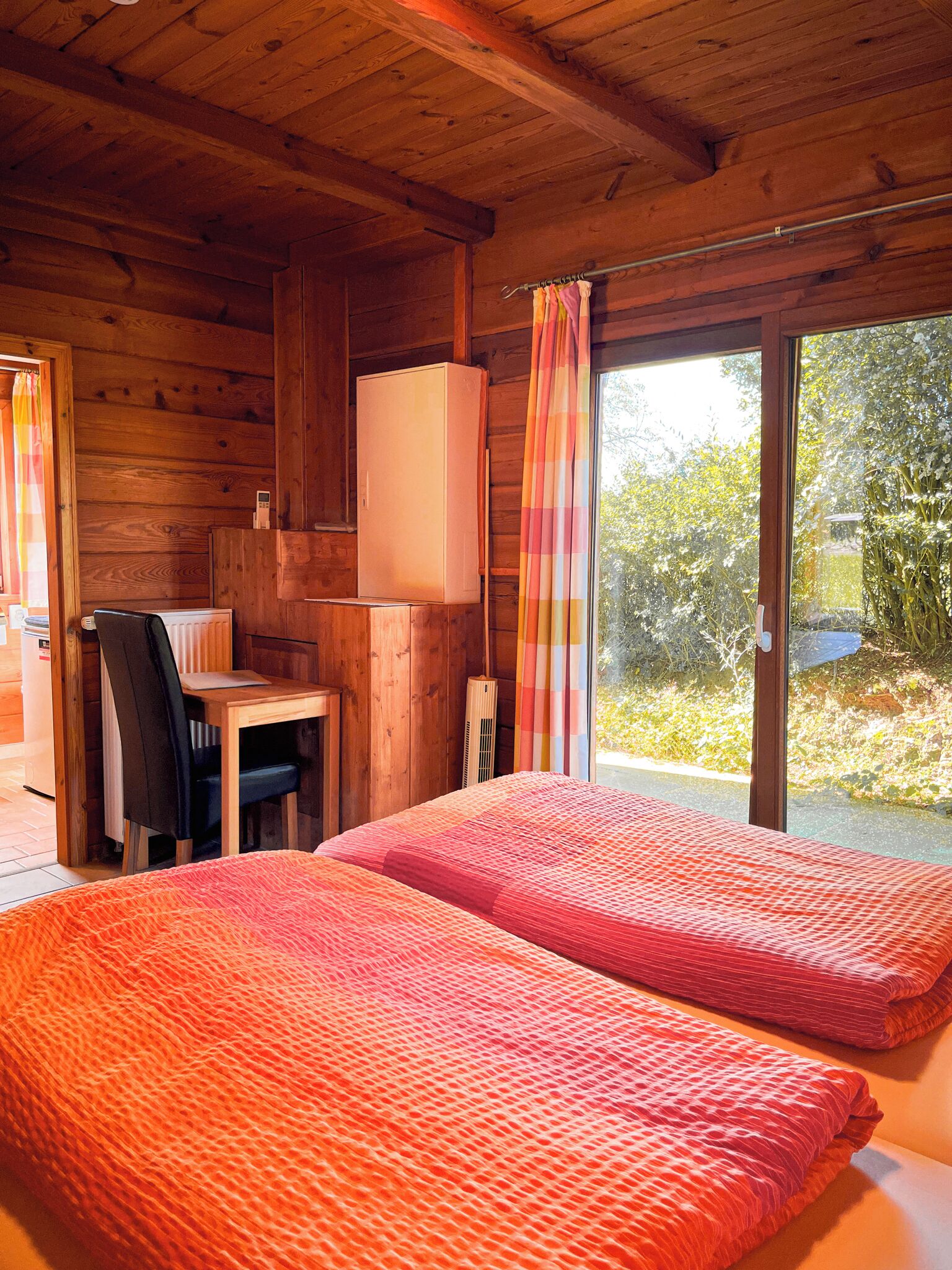 2 Schlafzimmer, Reisekinderbett, kostenloses WLAN, Bettwäsche