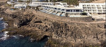 Villa With Private Heated Pool And Spectacular Sea And Mountain Views