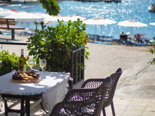 Haraki beach house. Beautiful, family-friendly, perfect for relaxing holiday