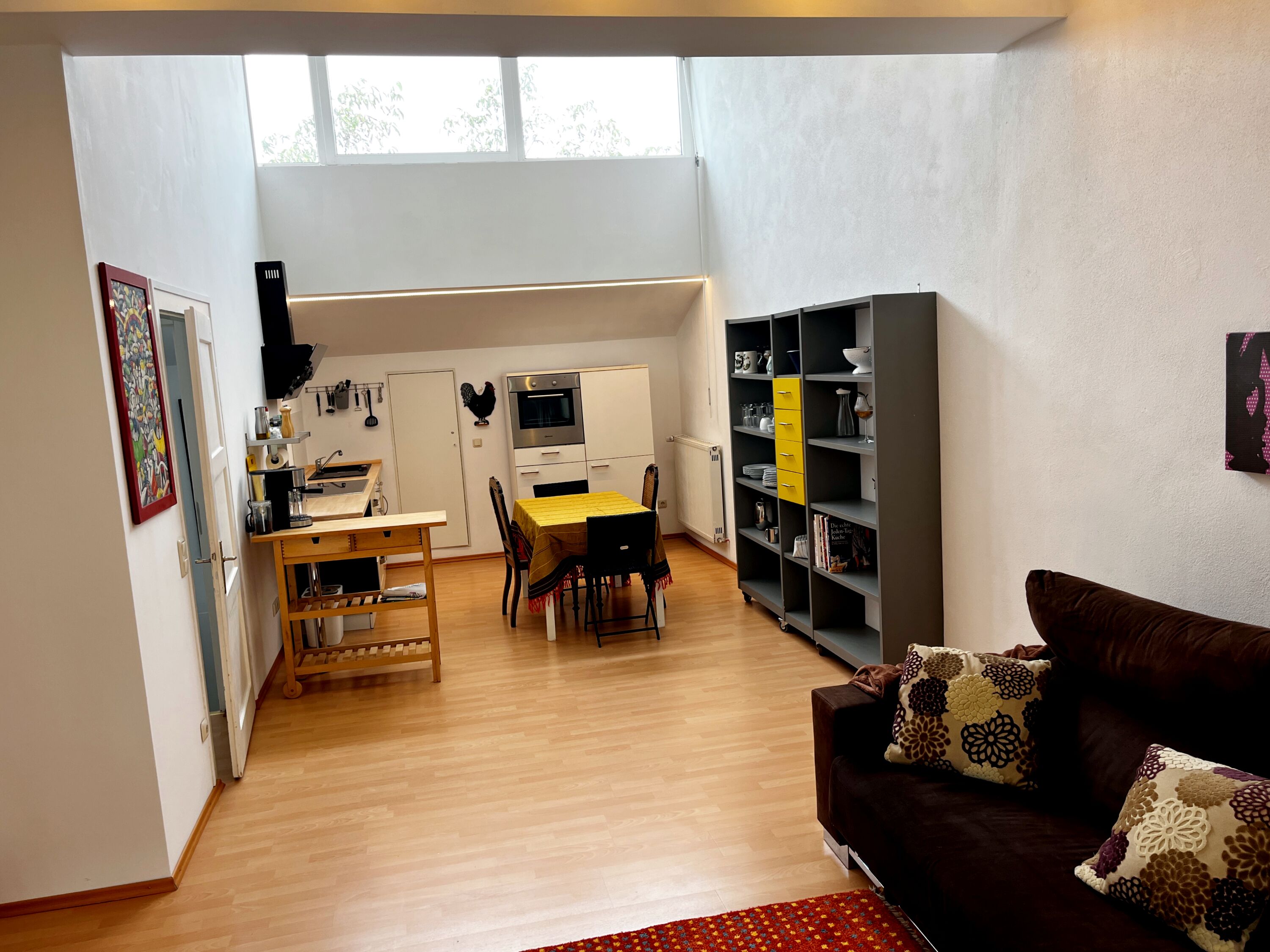 Fernseher, Bücher, Musikbibliothek, Stereoanlage