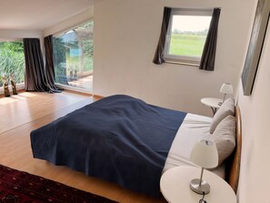 3 dormitorios, tabla de planchar con plancha, wifi gratis y ropa de cama