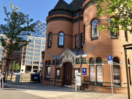 Stylish 2 rooms/kitchen/bathroom HVV connection from Hittfeld station: 15 min. to HH-Hbf.