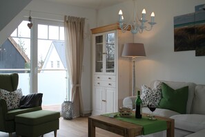 Fernseher, DVD-Player, Stereoanlage